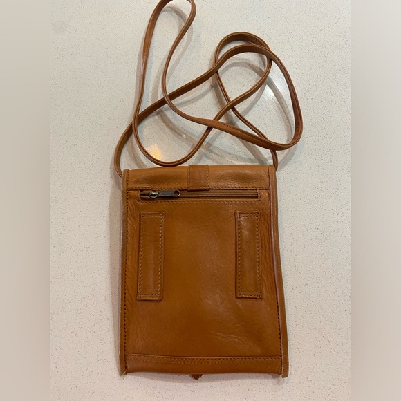 Ellington Vintage Leather Crossbody - Picture 4 of 4